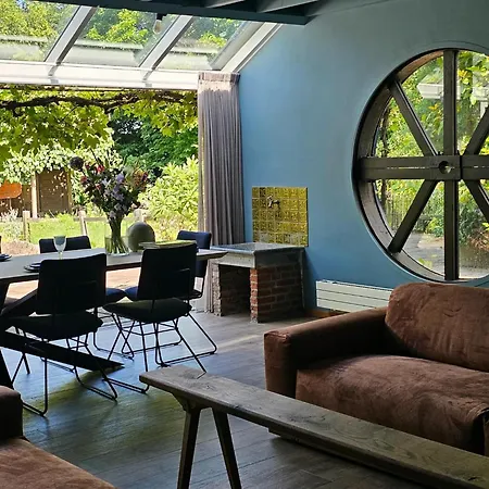 Σπίτι διακοπών Detached House In Rural Area With Park Garden