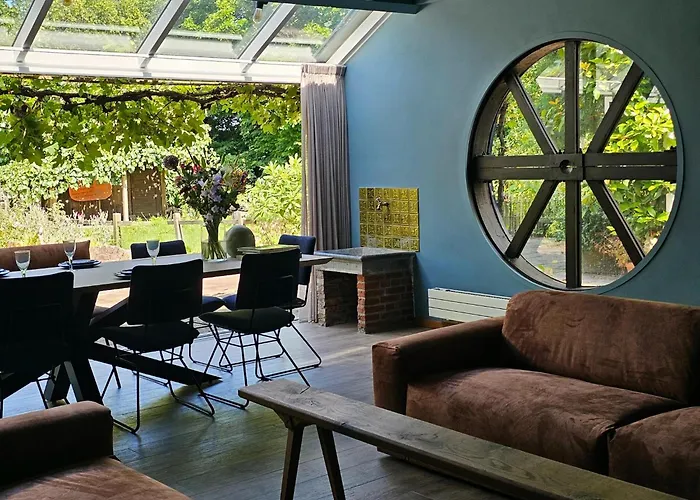 Holiday home In Near Star Restaurant